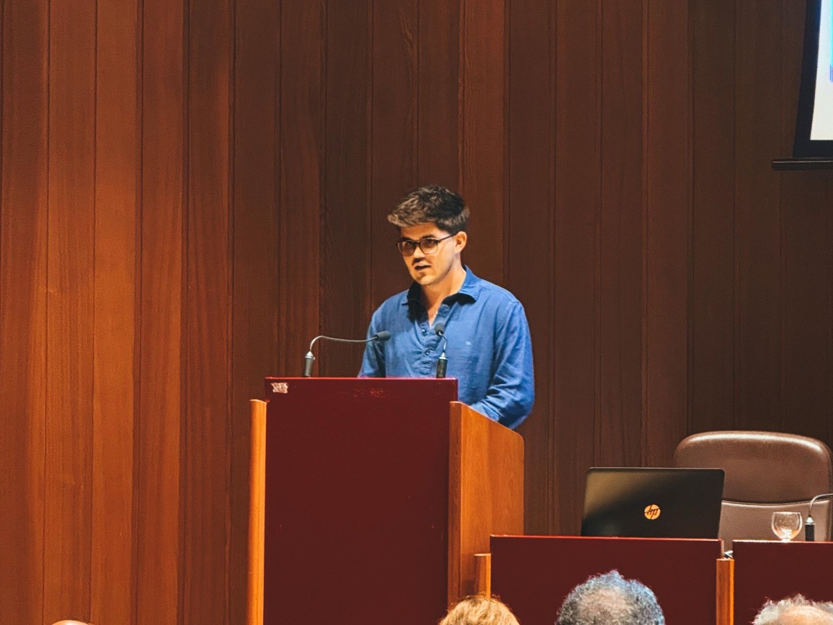 Mario Oramas se despide del Claustro de la ULL tras culminar su etapa como estudiante y refuerza su compromiso como presidente de Libertad Estudiantil&nbsp;Canarias